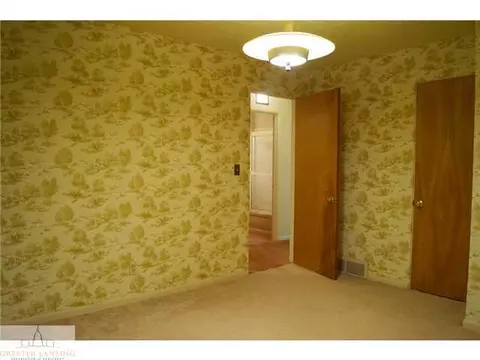 2704 Forest Rd, Lansing, MI 48910 photo 9