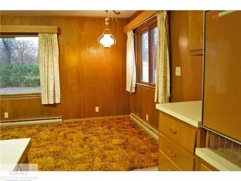 2704 Forest Rd, Lansing, MI 48910 photo 15