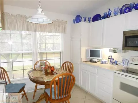 6530 Springtree, Lansing, MI 48917 photo 4