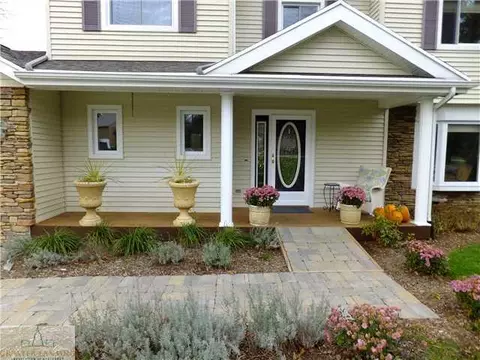 107 E Newman Rd, Williamston, MI 48895 photo 2