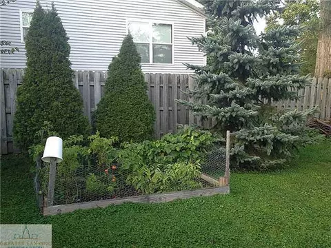 341 Clement Rd, Lansing, MI 48917 photo 3