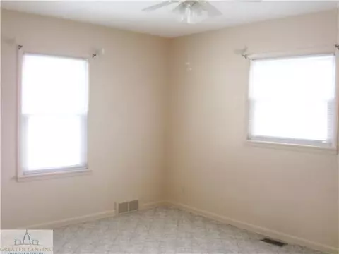915 Tchell, Lansing, MI 48917 photo 10