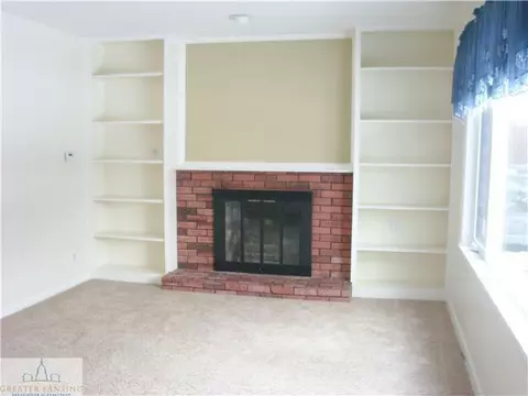 915 Tchell, Lansing, MI 48917 photo 3