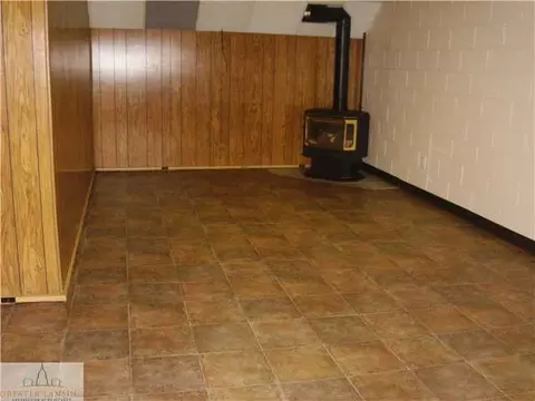 915 Tchell, Lansing, MI 48917 photo 13