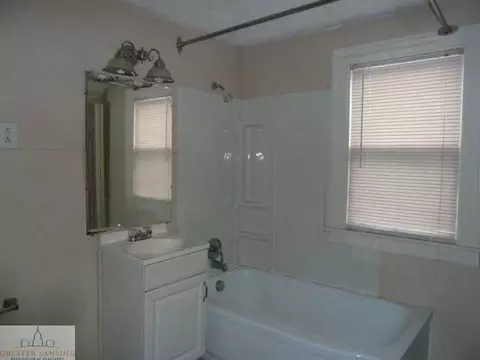 2217 Lyons Ave, Lansing, MI 48910 photo 6