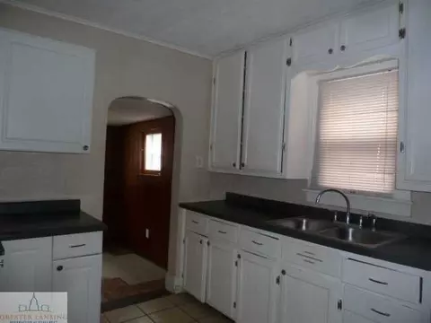 2217 Lyons Ave, Lansing, MI 48910 photo 5
