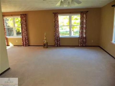 2868 E Avery St, Saint Johns, MI 48879 photo 5