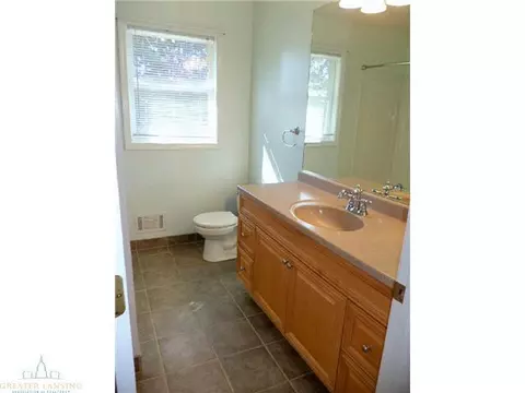 2868 E Avery St, Saint Johns, MI 48879 photo 9