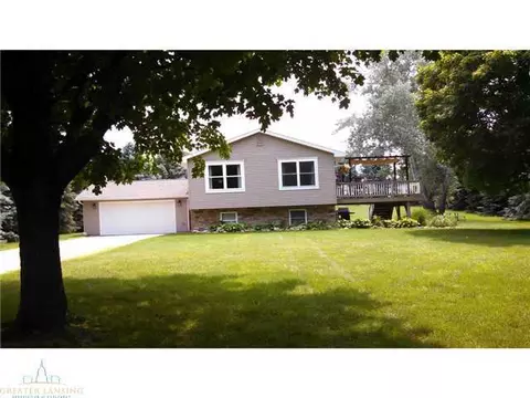 2868 E Avery St, Saint Johns, MI 48879 photo 2
