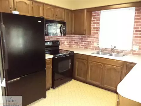 2868 E Avery St, Saint Johns, MI 48879 photo 8