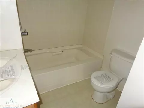 1538 Lyons Ave, Lansing, MI 48910 photo 9
