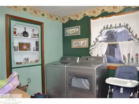 6045 Daft St, Lansing, MI 48911 photo 4