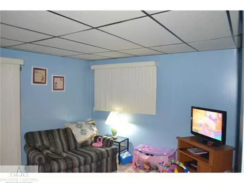 6045 Daft St, Lansing, MI 48911 photo 7