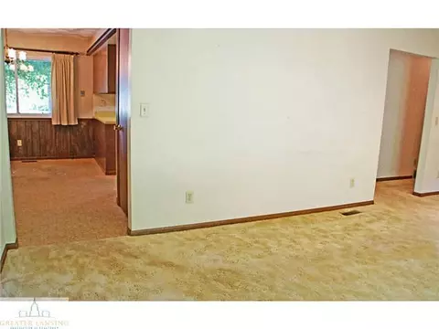 2610 Pine Tree Rd, Holt, MI 48842 photo 8