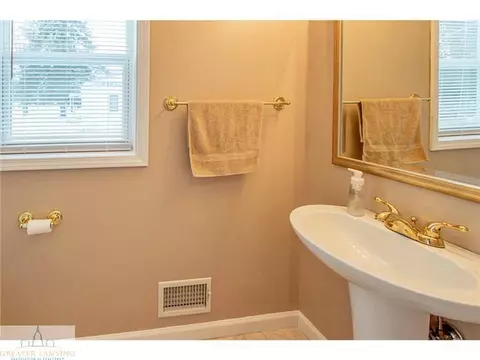 5855 Edson, Haslett, MI 48840 photo 9