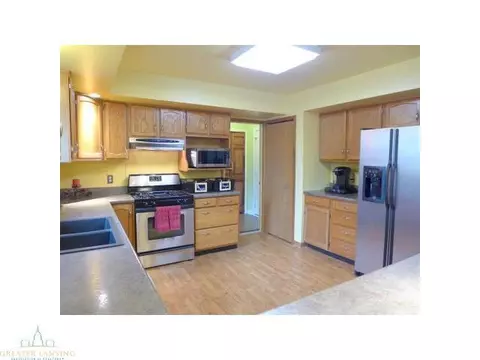 5962 Eagles Way, Haslett, MI 48840 photo 6