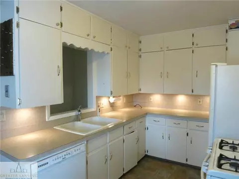 5587 Marsh Rd, Haslett, MI 48840 photo 9