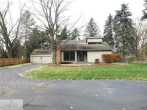 5587 Marsh Rd, Haslett, MI 48840 photo 2