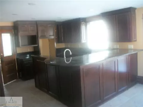 229 E Maple, Mason, MI 48854 photo 3