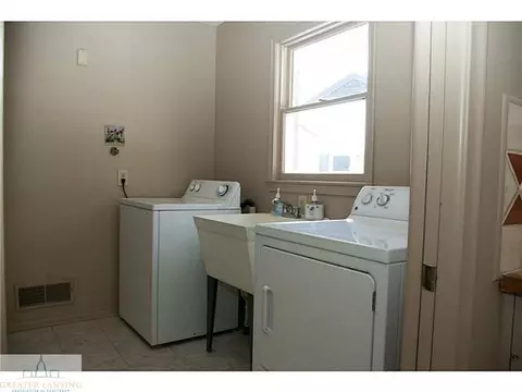 4576 Comanche, Okemos, MI 48864 photo 17