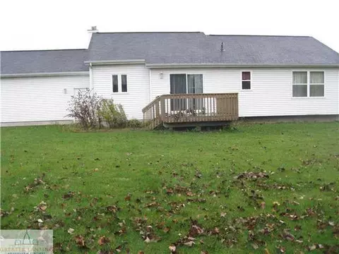 8869 Jacaranda Dr, Dimondale, MI 48821 photo 2