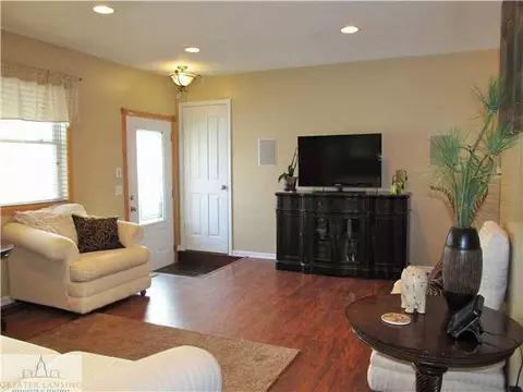 806 Elmwood, Dewitt, MI 48820 photo 4