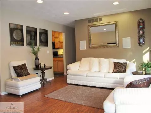 806 Elmwood, Dewitt, MI 48820 photo 2