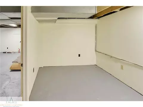 5699 Shaw, Haslett, MI 48840 photo 21