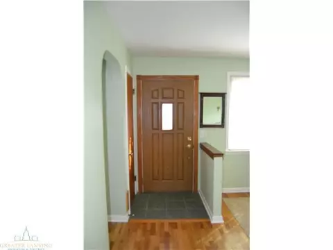 2000 Cooper, Lansing, MI 48910 photo 13