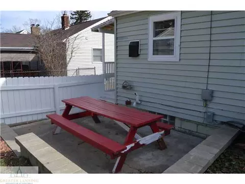 2000 Cooper, Lansing, MI 48910 photo 4