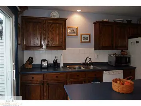 8 Laura Ln, Dewitt, MI 48820 photo 5