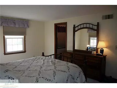 8 Laura Ln, Dewitt, MI 48820 photo 11