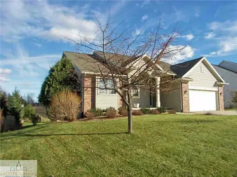 1268 Berkshire Dr, Williamston, MI 48895 photo 2