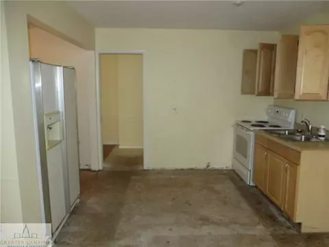 2817 Cooley Dr, Lansing, MI 48911 photo 3