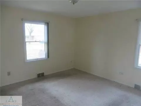 2817 Cooley Dr, Lansing, MI 48911 photo 8