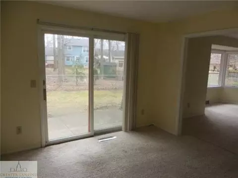 2817 Cooley Dr, Lansing, MI 48911 photo 4