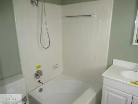 2817 Cooley Dr, Lansing, MI 48911 photo 9