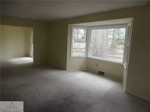 2817 Cooley Dr, Lansing, MI 48911 photo 5