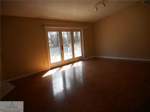 6385 Foster Rd, Haslett, MI 48840 photo 4