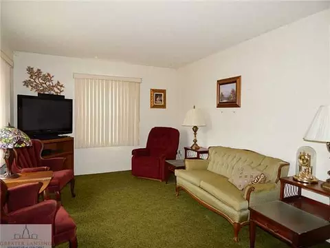 5653 Babbitt St, Haslett, MI 48840 photo 2