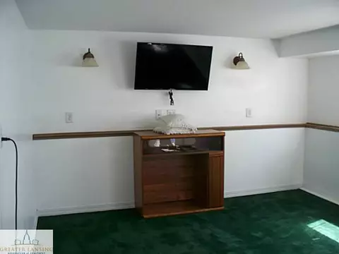 4400 Lowcroft, Lansing, MI 48910 photo 9