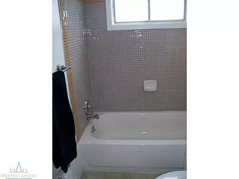 4400 Lowcroft, Lansing, MI 48910 photo 4