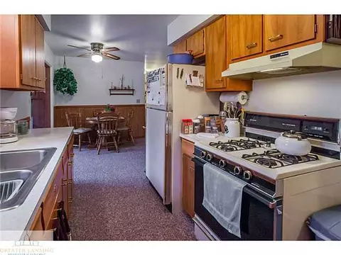 2836 Memory Ln, Lansing, MI 48911 photo 7