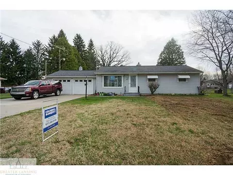 2836 Memory Ln, Lansing, MI 48911 photo 1