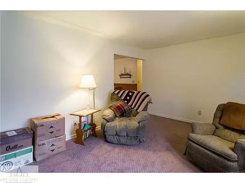 2836 Memory Ln, Lansing, MI 48911 photo 4