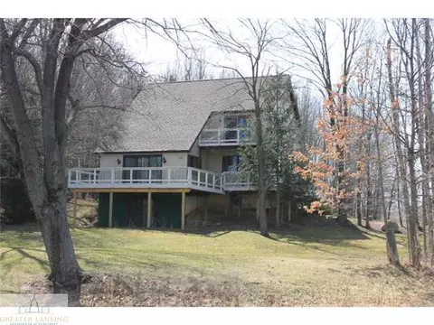 2021 W Herbison Rd, Dewitt, MI 48820 photo 1