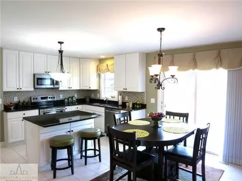 3360 Hidden Ridge Dr, Dewitt, MI 48820 photo 8