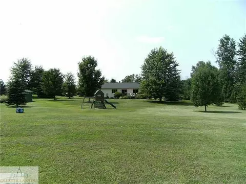 8603 S Grove Rd, Dewitt, MI 48820 photo 2