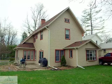 207 E Baldwin St, Saint Johns, MI 48879 photo 2