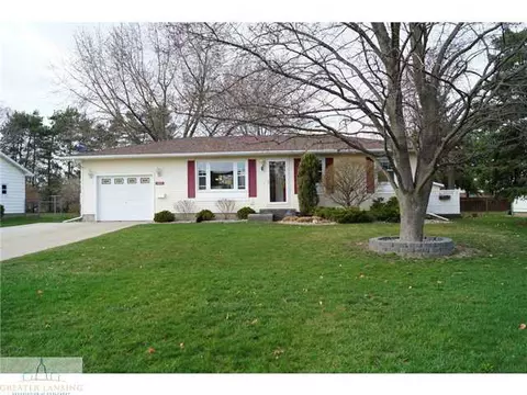 1005 E Walker St, Saint Johns, MI 48879 photo 1